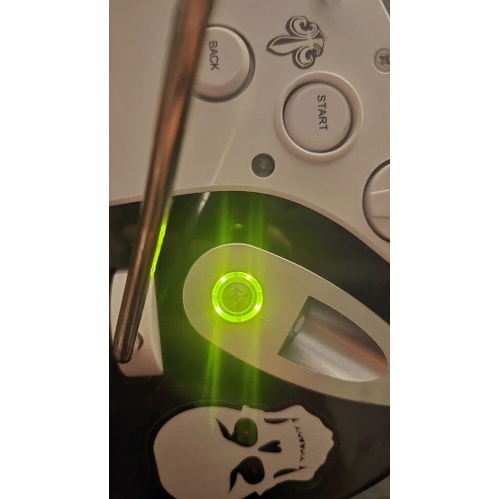 Rockband Fender Stratocaster XBox 360 Wireless Guitar Model 822153 No STRAP